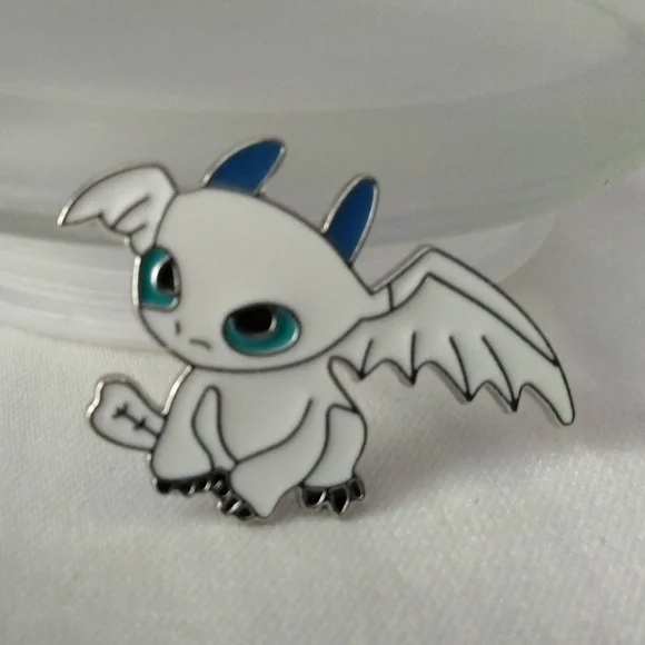 HTTYD Pin - Picture 4 of 4